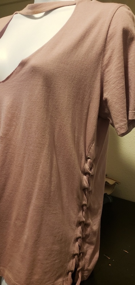 T-shirt - Picture 2 of 4